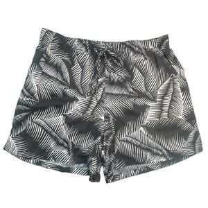 Women’s Gap Tropical Print Black & White Shorts Size: M